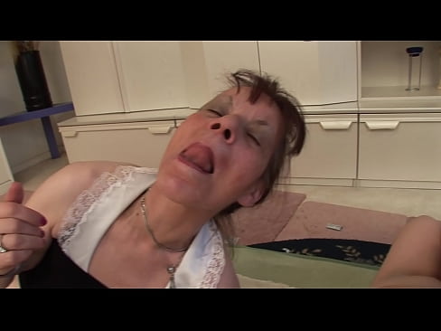❤️ İki büyükanne ve bir büyükbaba üçlü seks yapıyor ❤ Seks videosu pornoda tr.porno24-7.ru