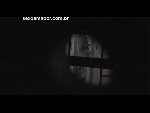 ❤️ Sarışın, içi boş tuğlaların arkasına gizlenmiş bir mahalle röntgencisi tarafından gizlice videoya alınır ❤ Seks videosu pornoda tr.porno24-7.ru